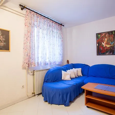 Adrijana 736 * Štinjan
